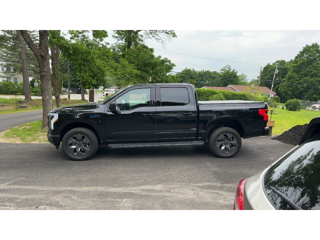2024 Ford F-150 Lightning view 2