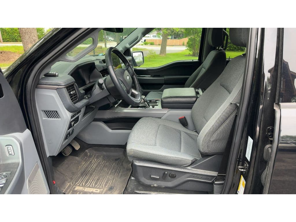 2024 Ford F-150 Lightning view 5