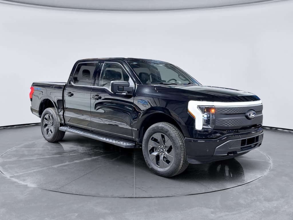 2025 Ford F-150 Lightning view 4