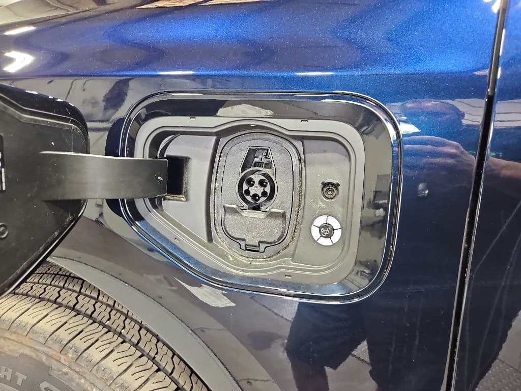 2024 Ford F-150 Lightning view 5