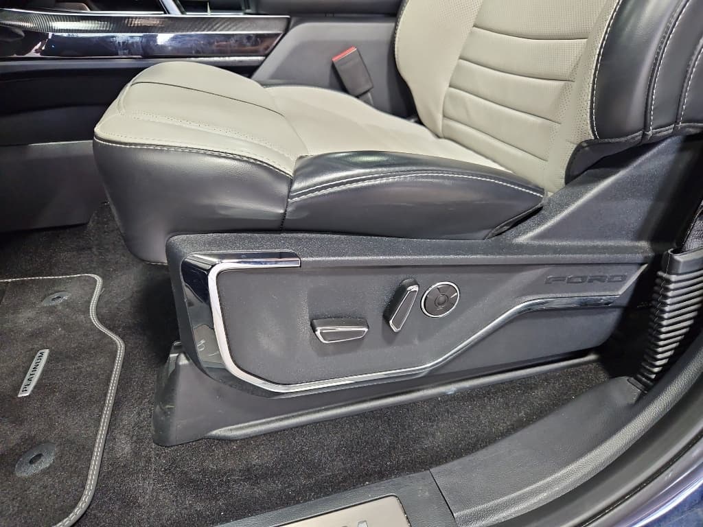 2024 Ford F-150 Lightning view 6