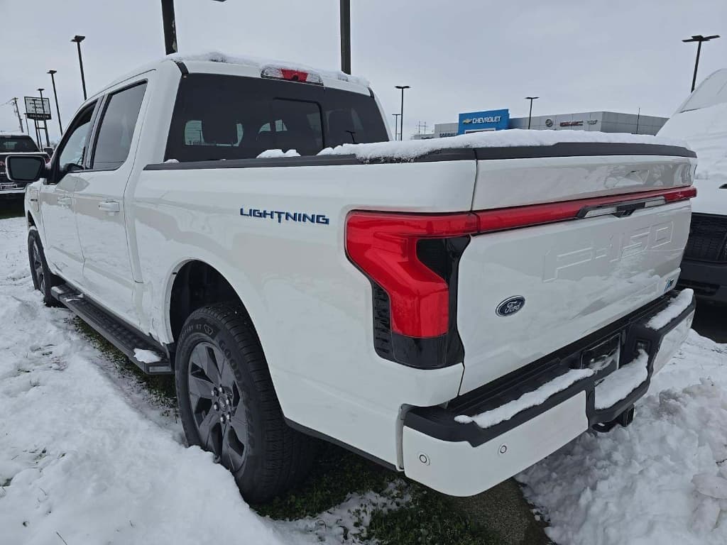 2023 Ford F-150 Lightning view 2