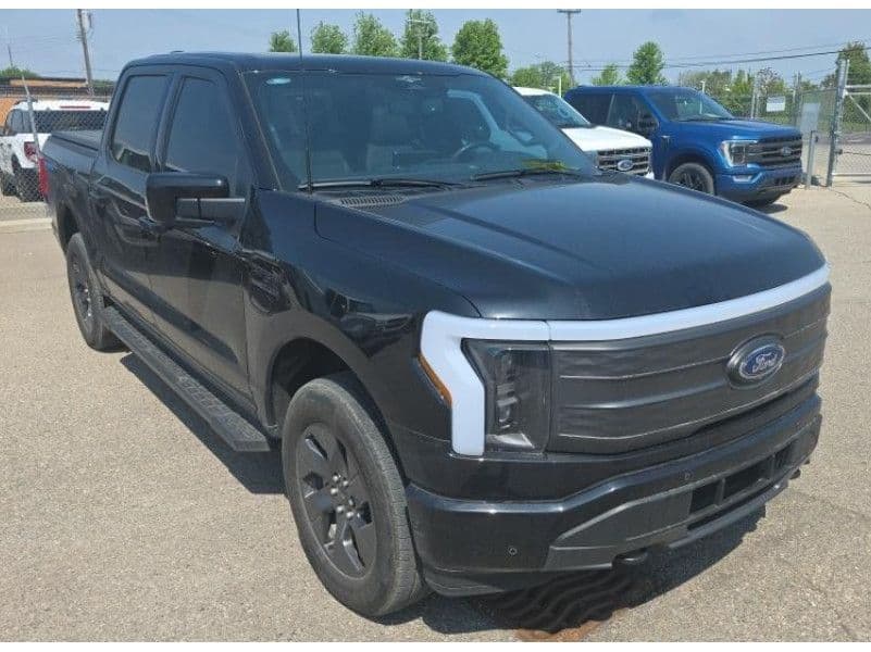 2023 Ford F-150 Lightning view 2