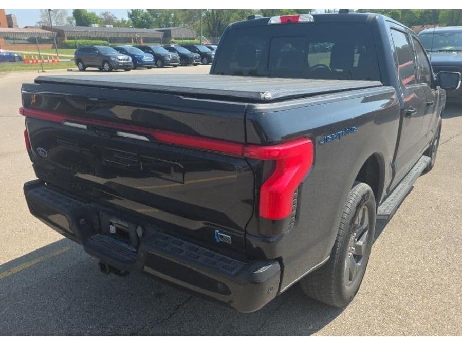 2023 Ford F-150 Lightning view 3