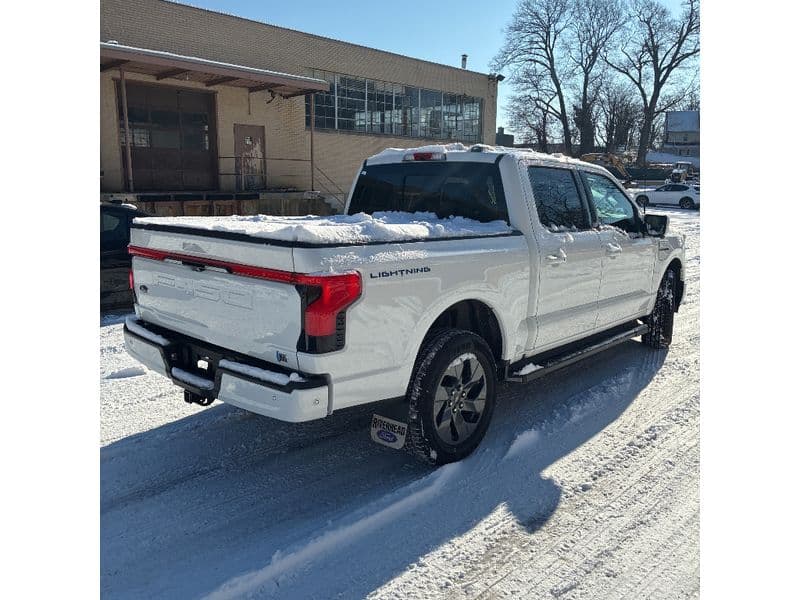 2023 Ford F-150 Lightning view 3