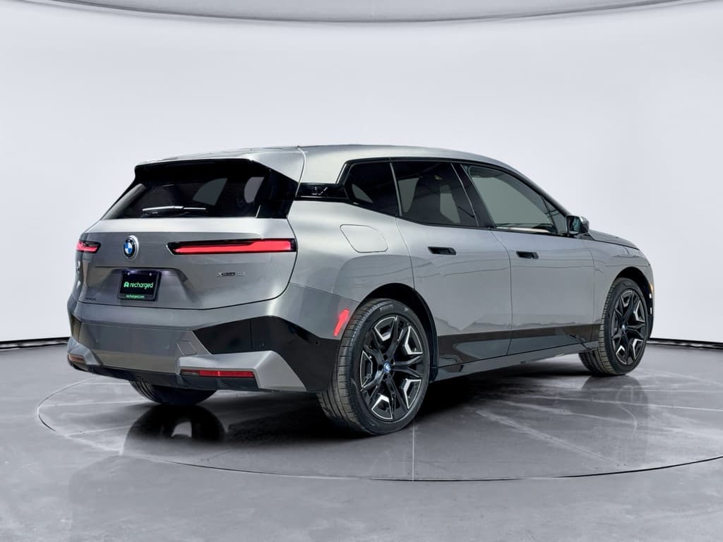 2023 BMW iX view 3