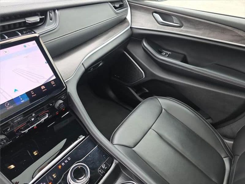 2024 Jeep Grand Cherokee 4xe view 29