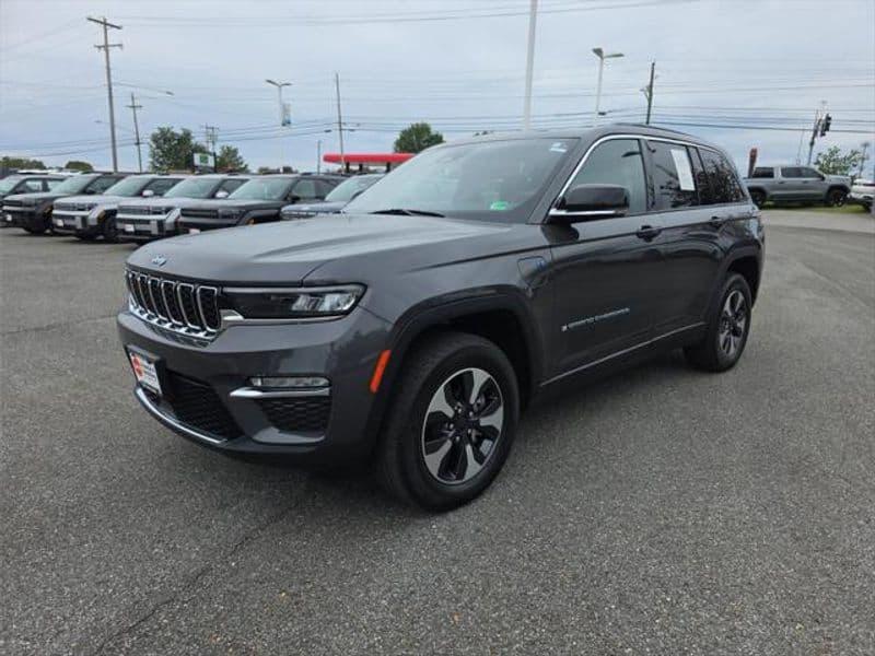 2024 Jeep Grand Cherokee 4xe view 9