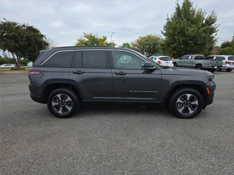 2024 Jeep Grand Cherokee 4xe view 3