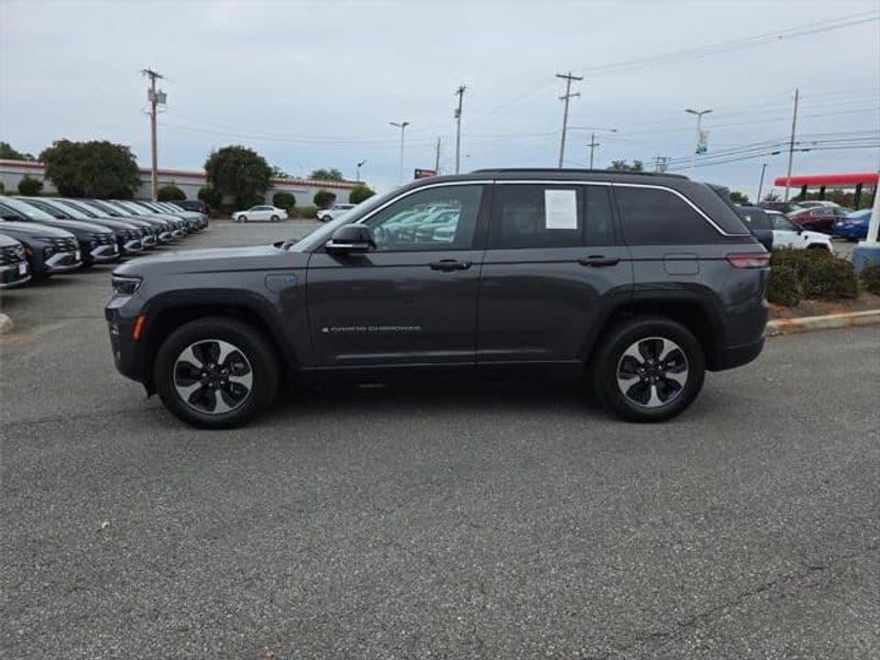 2024 Jeep Grand Cherokee 4xe view 8