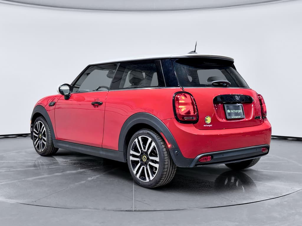 2022 MINI SE Hardtop view 2