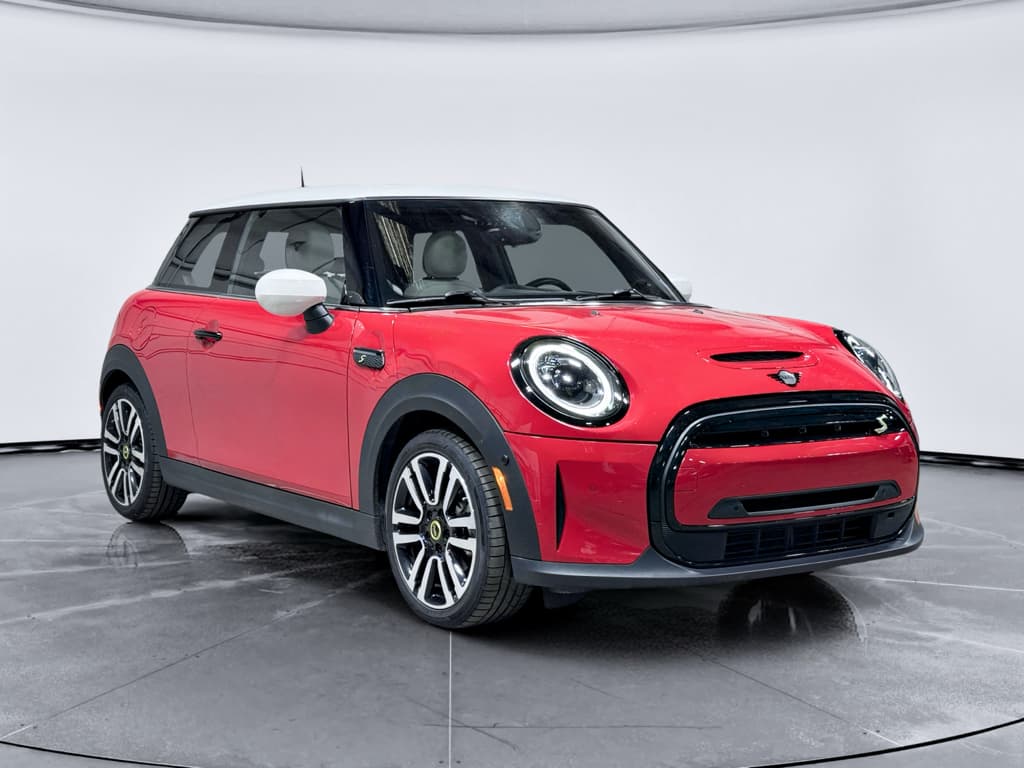 2022 MINI SE Hardtop view 4