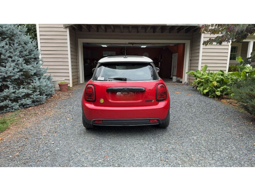 2022 MINI SE Hardtop view 4