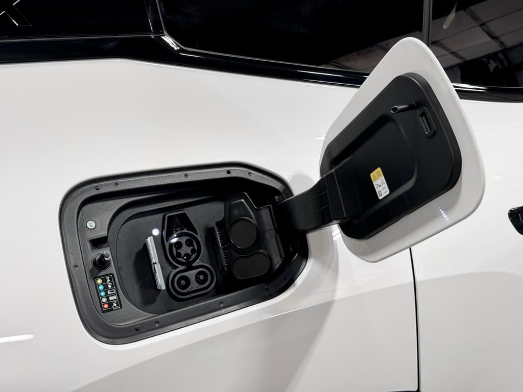 2025 BMW iX view 5