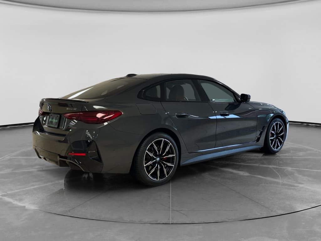2025 BMW i4 view 3
