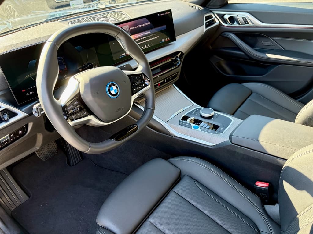 2025 BMW i4 view 18
