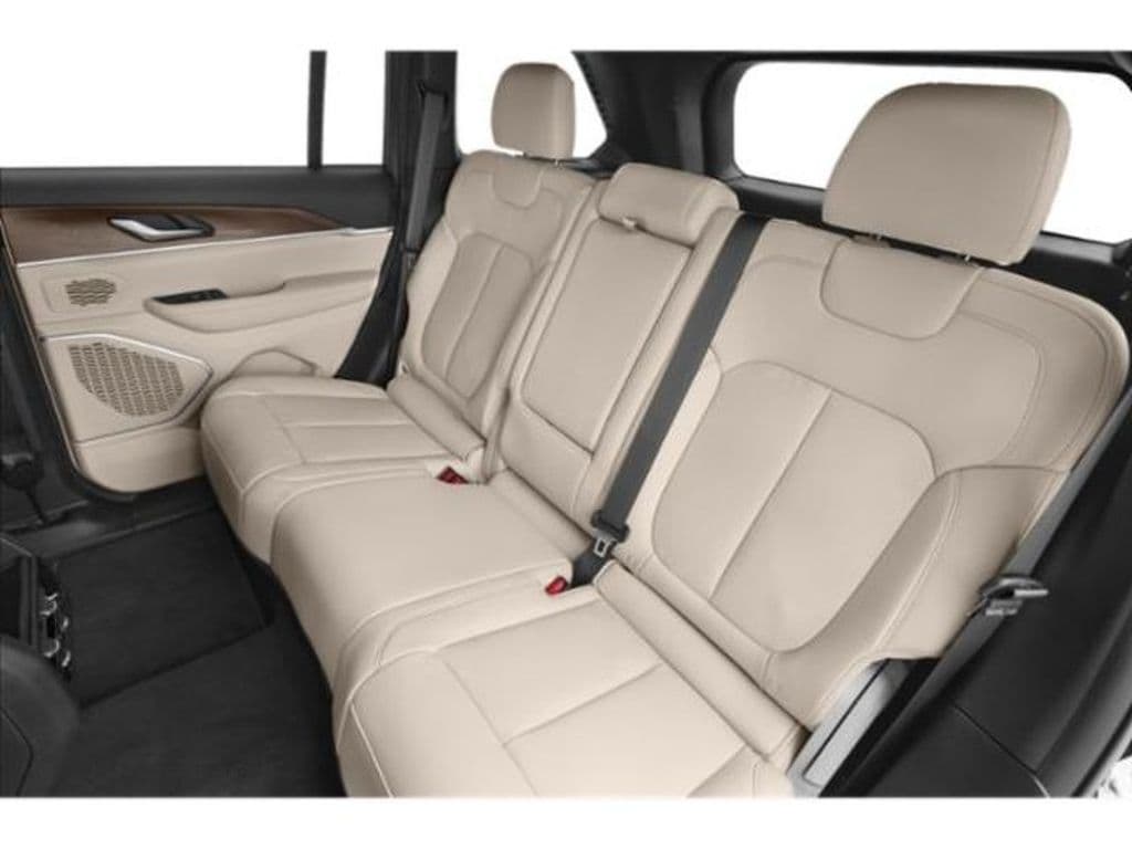 2022 Jeep Grand Cherokee 4xe view 13