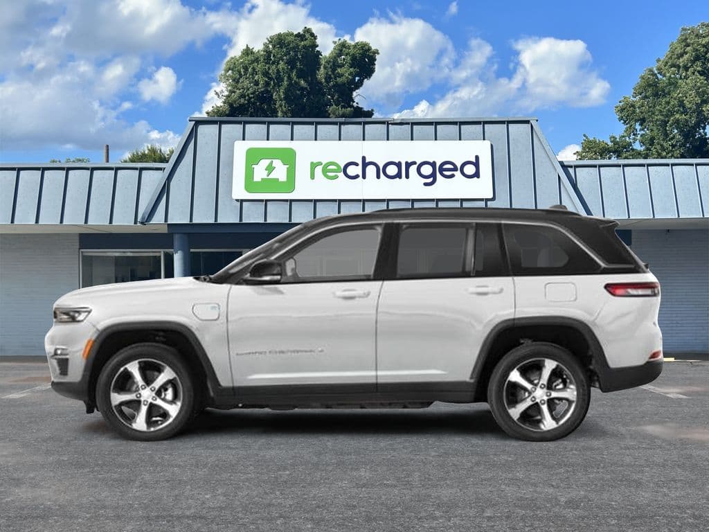 2022 Jeep Grand Cherokee 4xe view 2