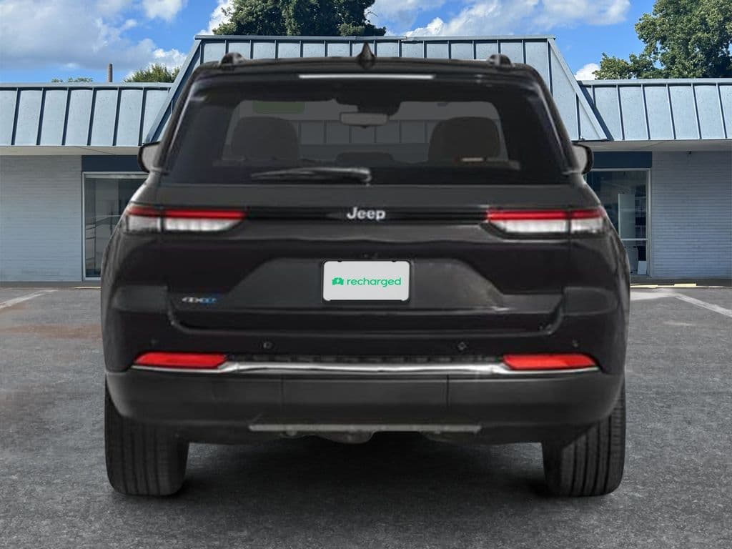 2022 Jeep Grand Cherokee 4xe view 3
